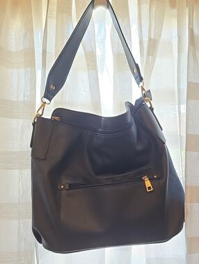 Elegant Navy Shoulder Bag with Gold Accents and Matching Wallet Wristlet